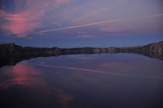 Mágico fim de tarde no Crater Lake, no sul do Oregon, estado da costa oeste dos Estados Unidos